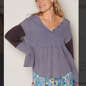 POL Women's Two-Tone V-Neck Top New